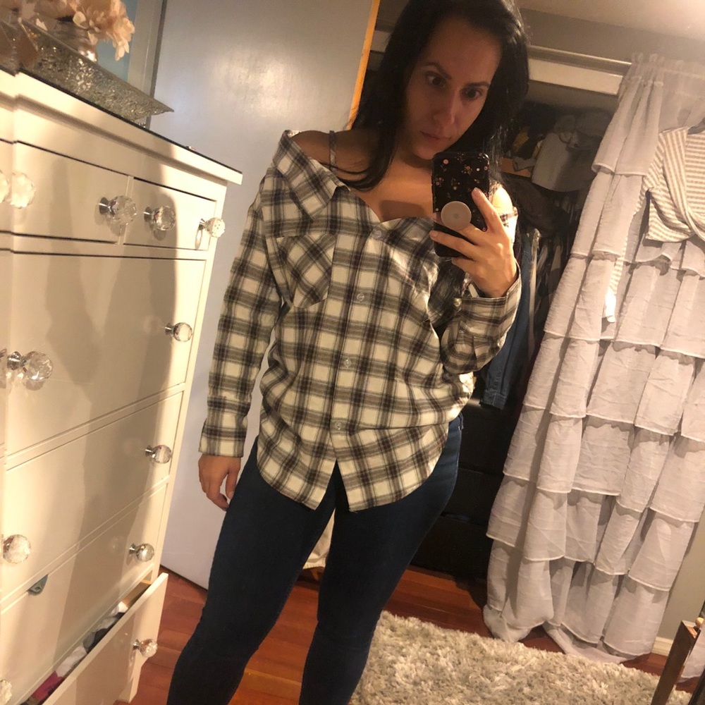 Cute plaid shirt.